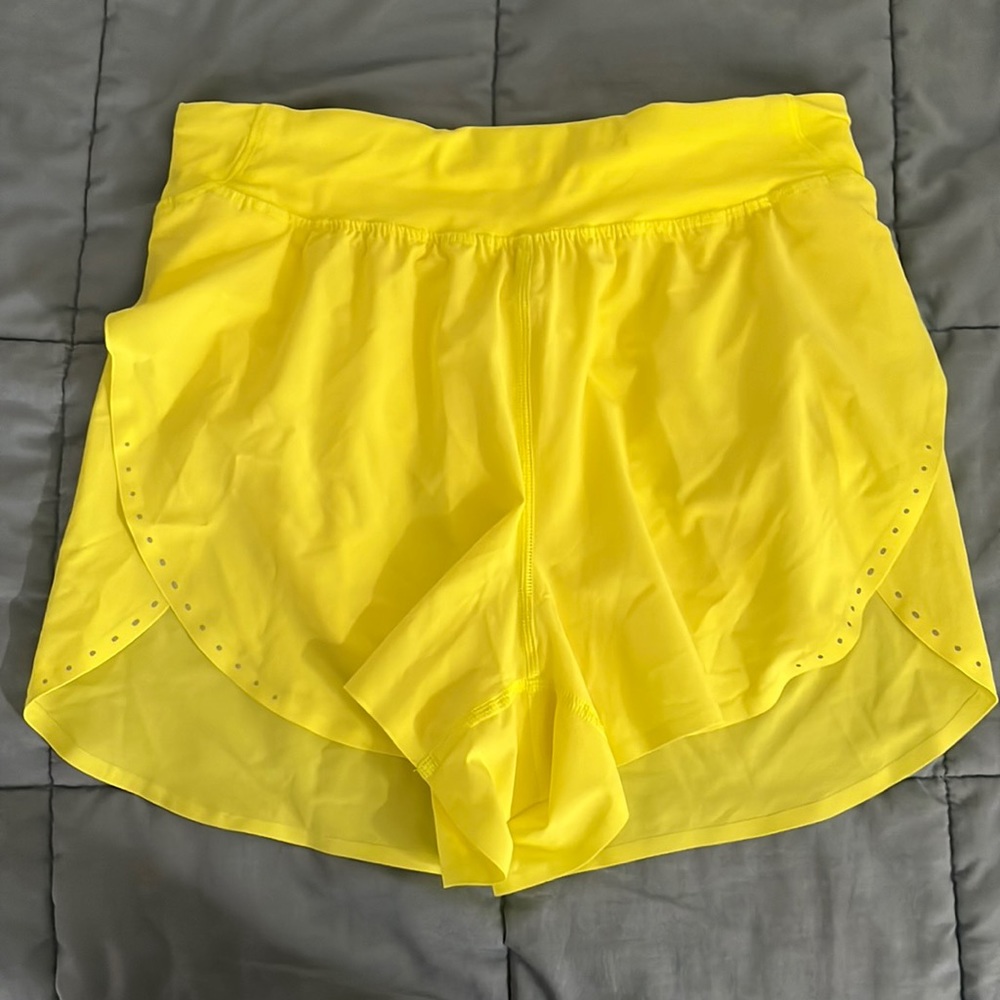 Fast and Free HR Classic short 3”, only been worn a few times,very new.